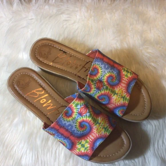 Women’s Blowfish Malibu Size 8.5 Tie-Dye Vegan Platform Slides - Picture 2 of 10